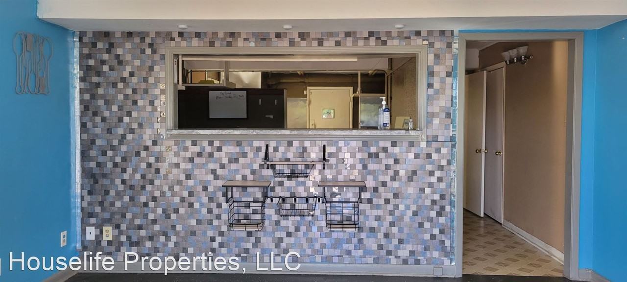 7600 Pines Rd - Photo 3 of 12