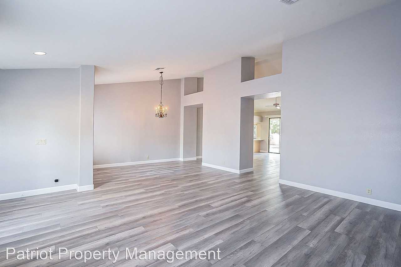 20120 N 97th Ave - Photo 3 of 50
