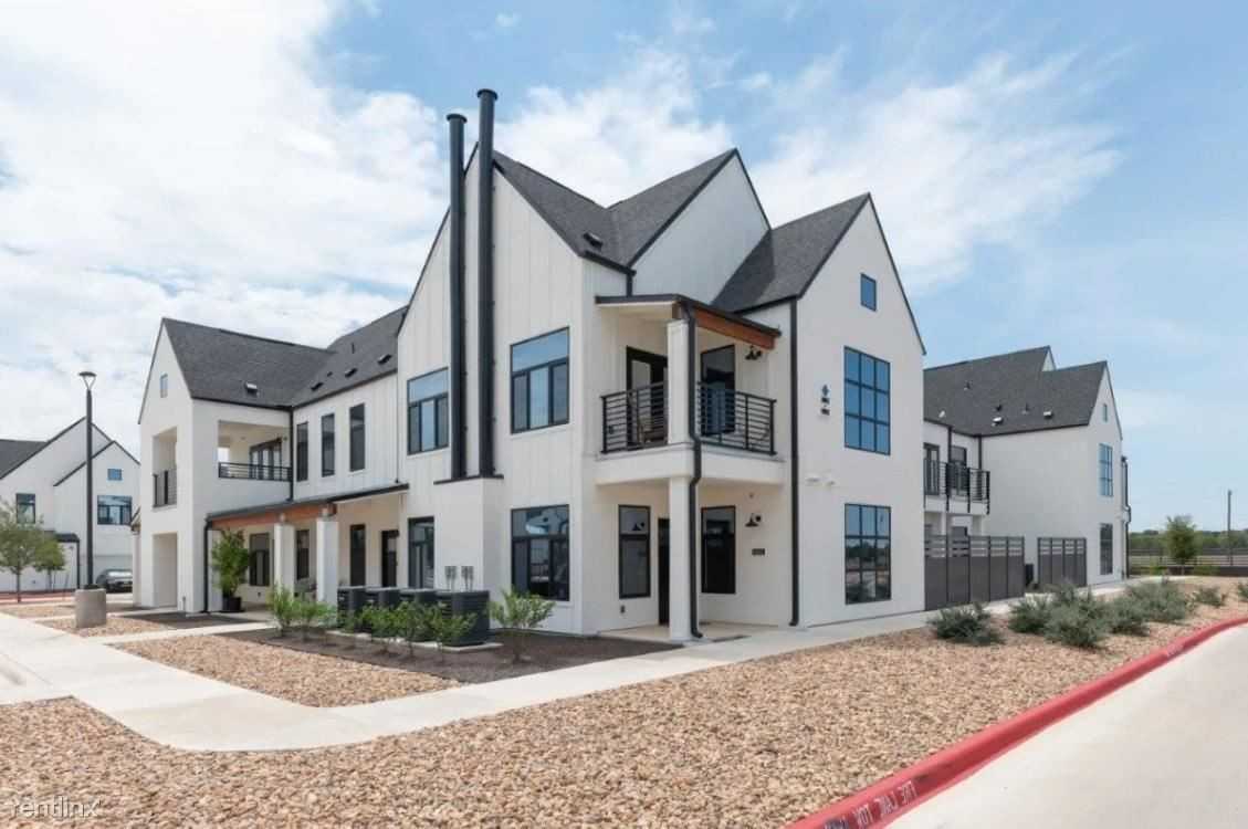 11680 Hero Way West - Photo 2 of 31