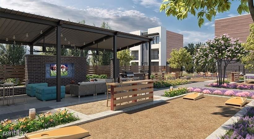 701 N Hampton St - Photo 2 of 15