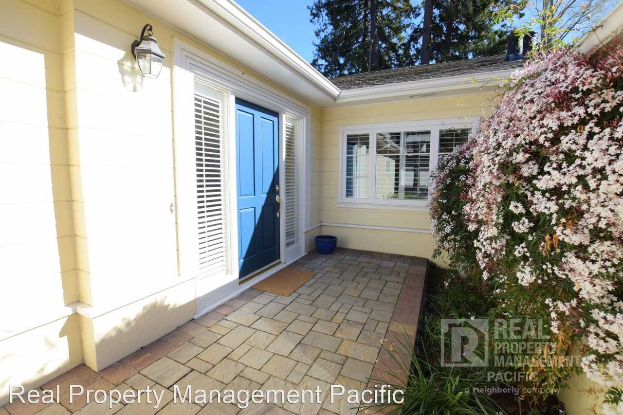 2066 Oakland Ave - Photo 2 of 27