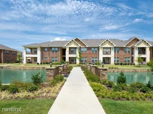 2629 S Grand Peninsula - Photo 2 of 26