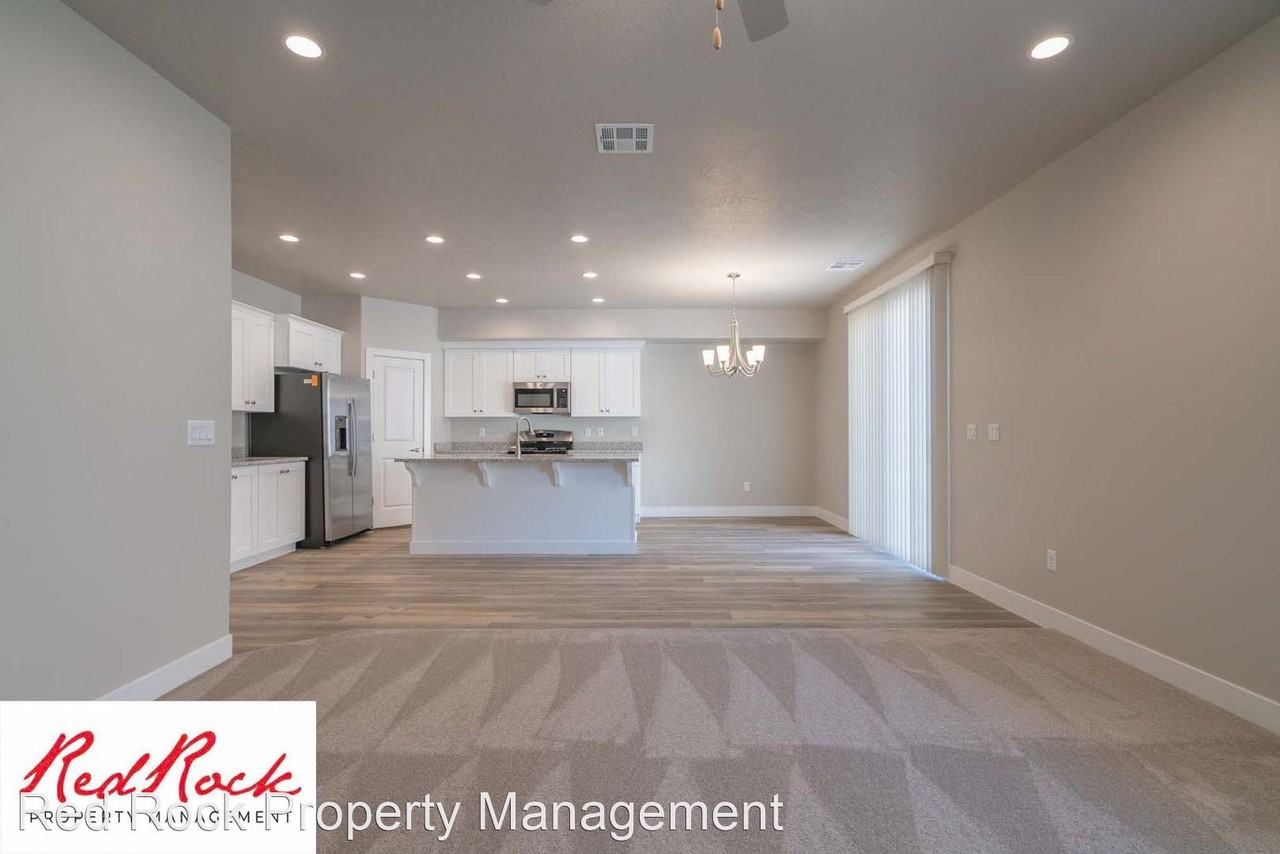 490 W 540 N - Photo 3 of 50