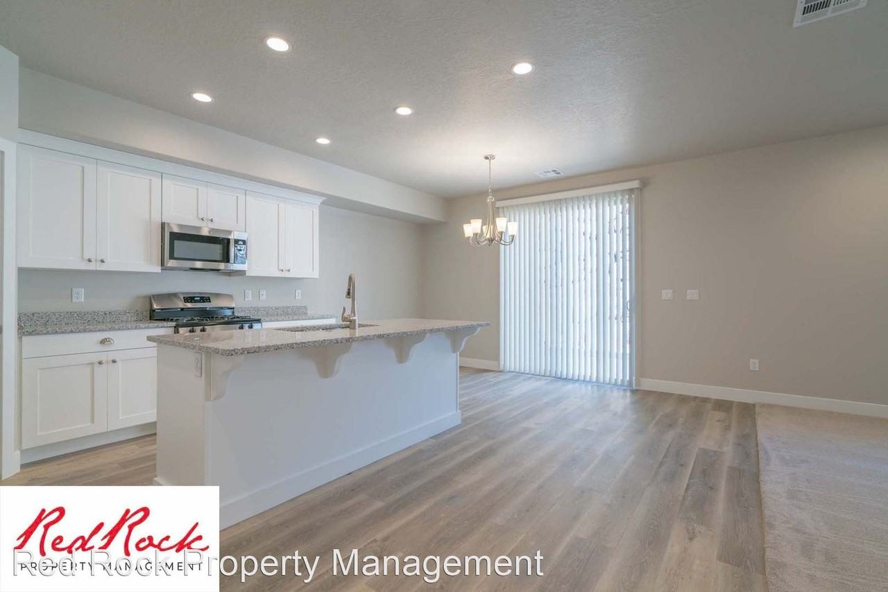 490 W 540 N - Photo 2 of 50