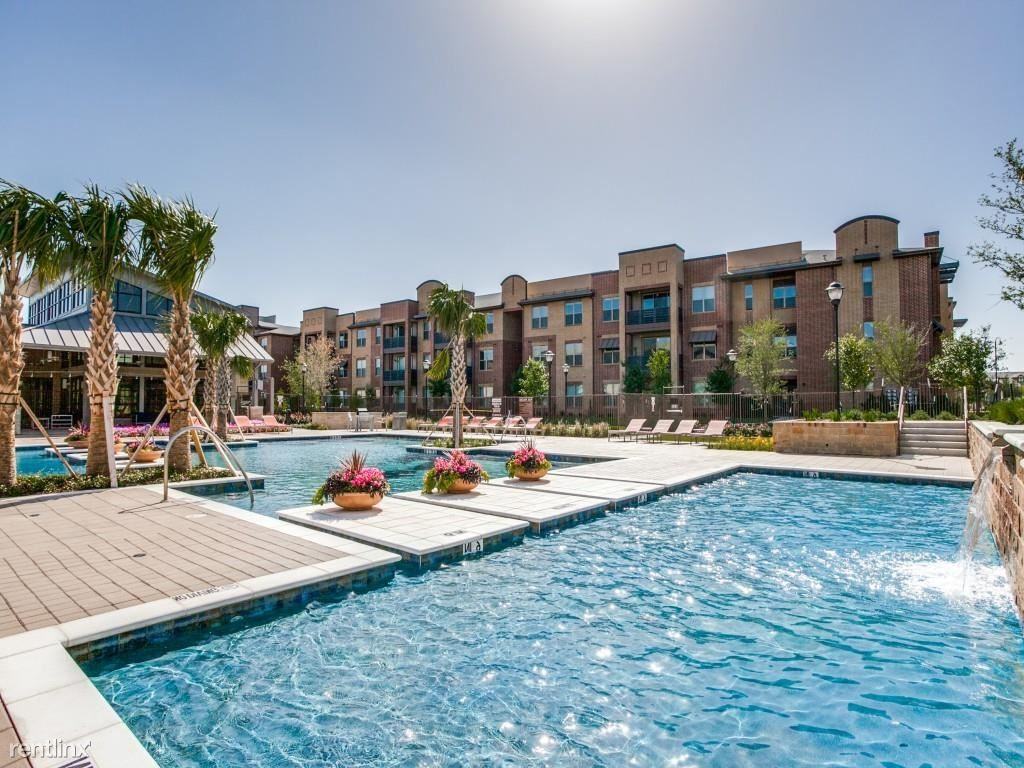 7997 Wade Blvd - Photo 3 of 41