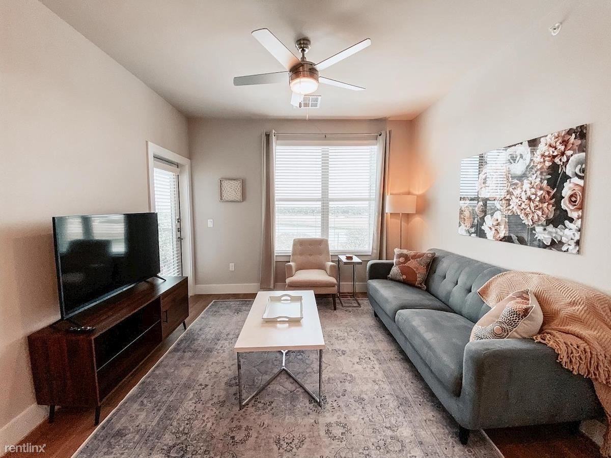 2413 Race St - Photo 2 of 18