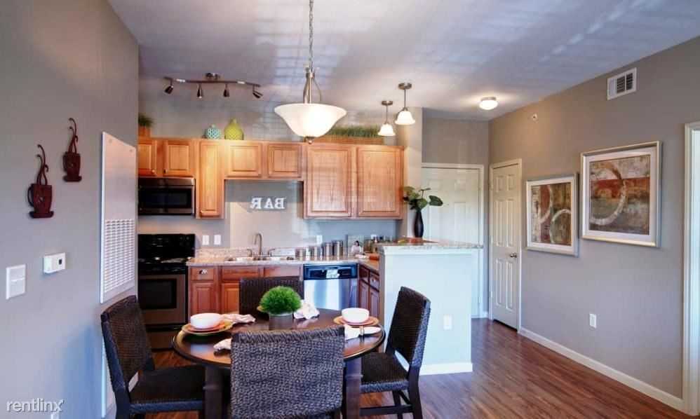 8828 North Riverside Drive - Photo 3 of 7