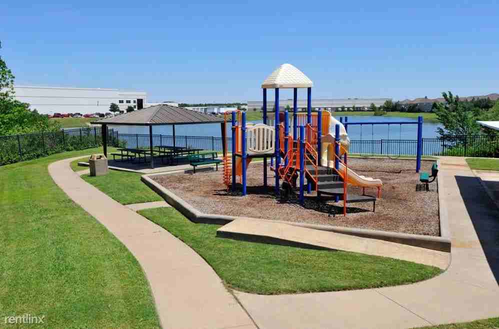 801 Hebron Pkwy - Photo 2 of 11