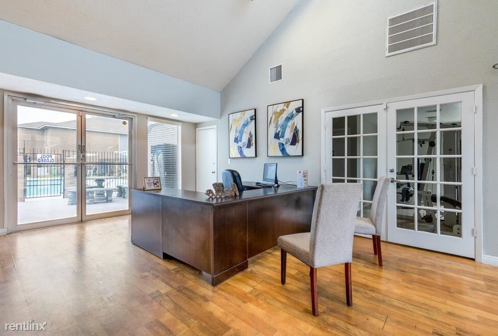 1010 Magnolia St - Photo 3 of 16