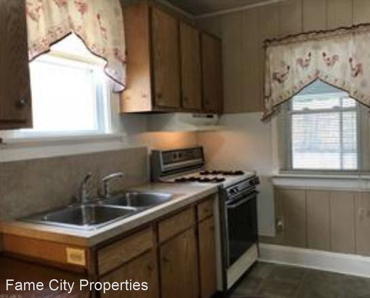 546 Bebb Ave Sw - Photo 2 of 7