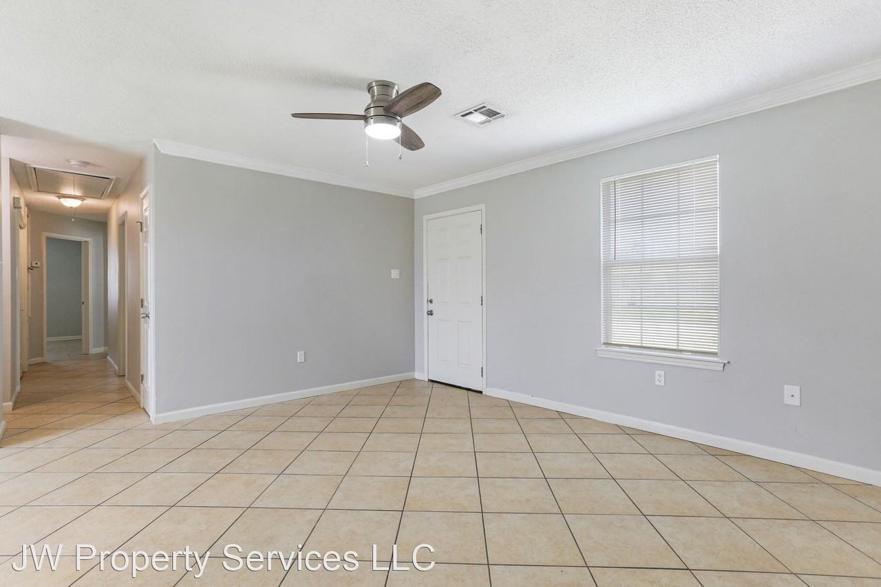 3013 Tara Dr - Photo 3 of 12