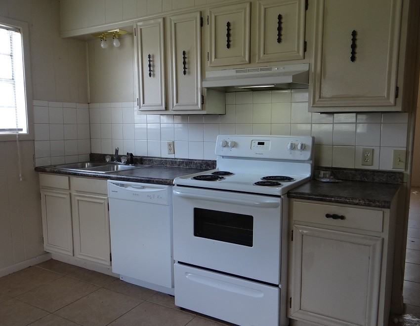 1217 S 15th St - Photo 3 of 7