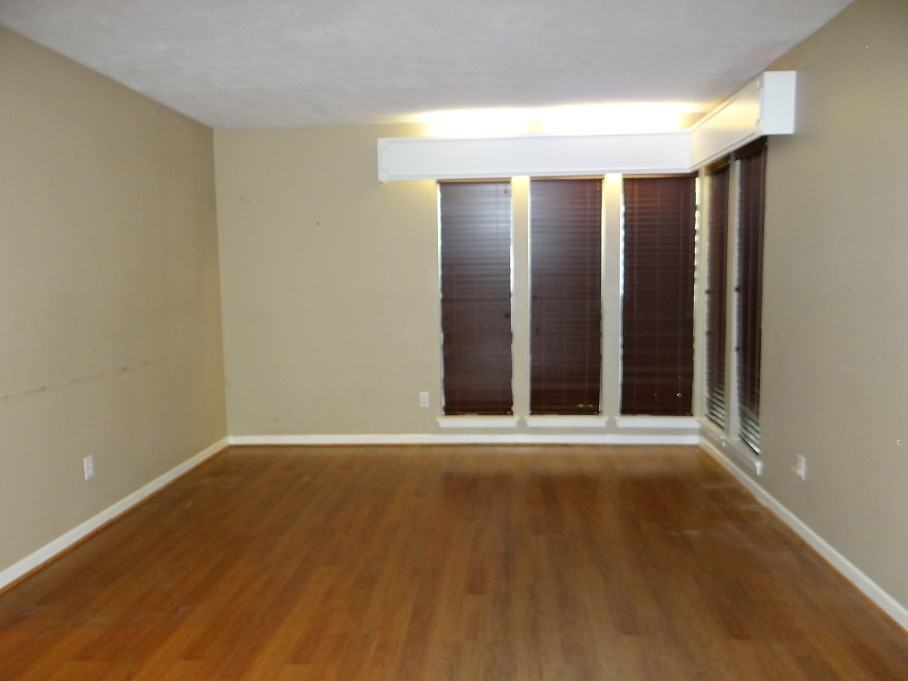 7655 Coburn Dr - Photo 3 of 14