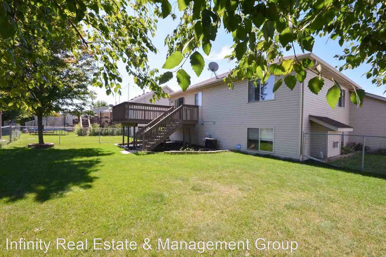 5820 49th Ave Nw - Photo 3 of 21