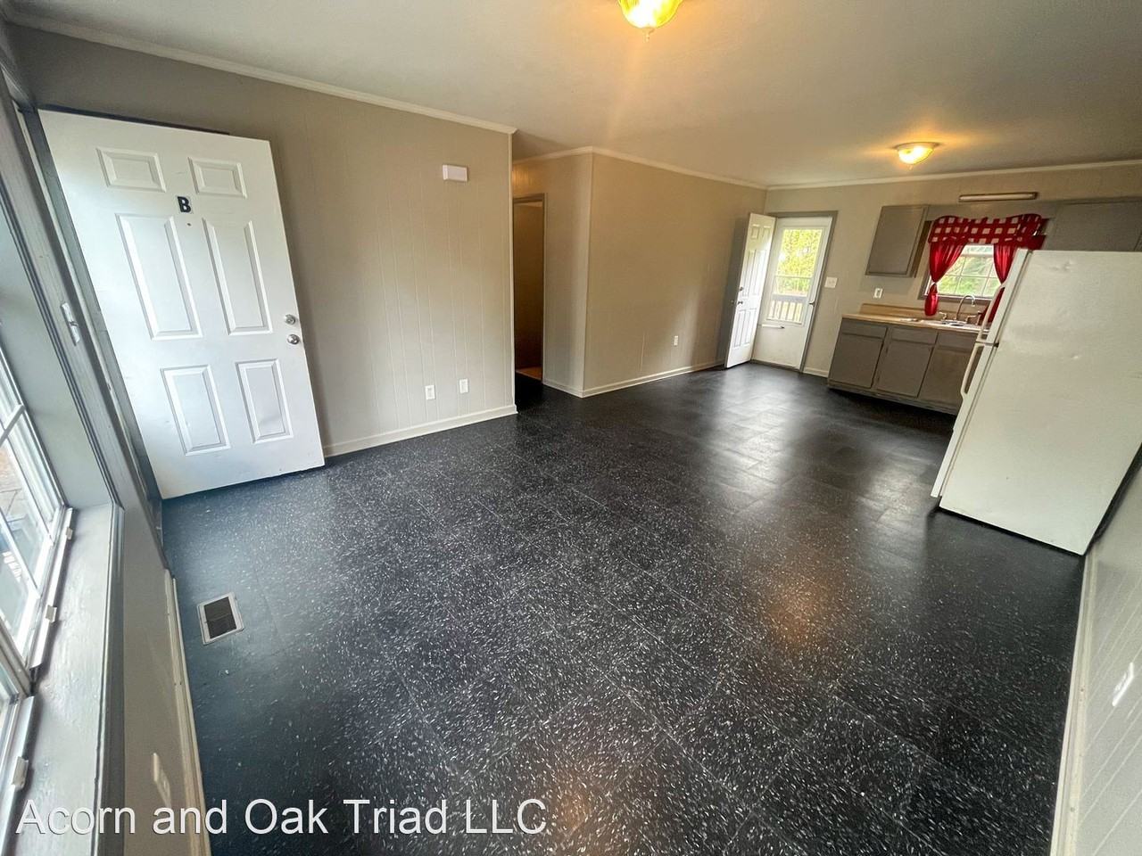 638 S Elm St - Photo 3 of 23