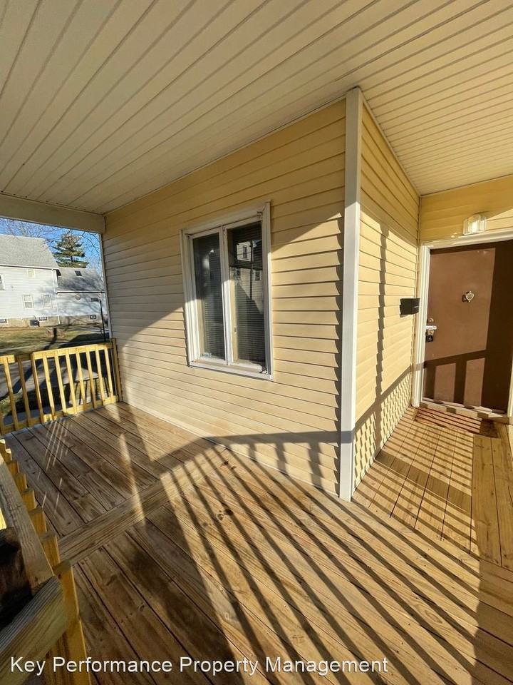 116 Sanford Street - Photo 2 of 11