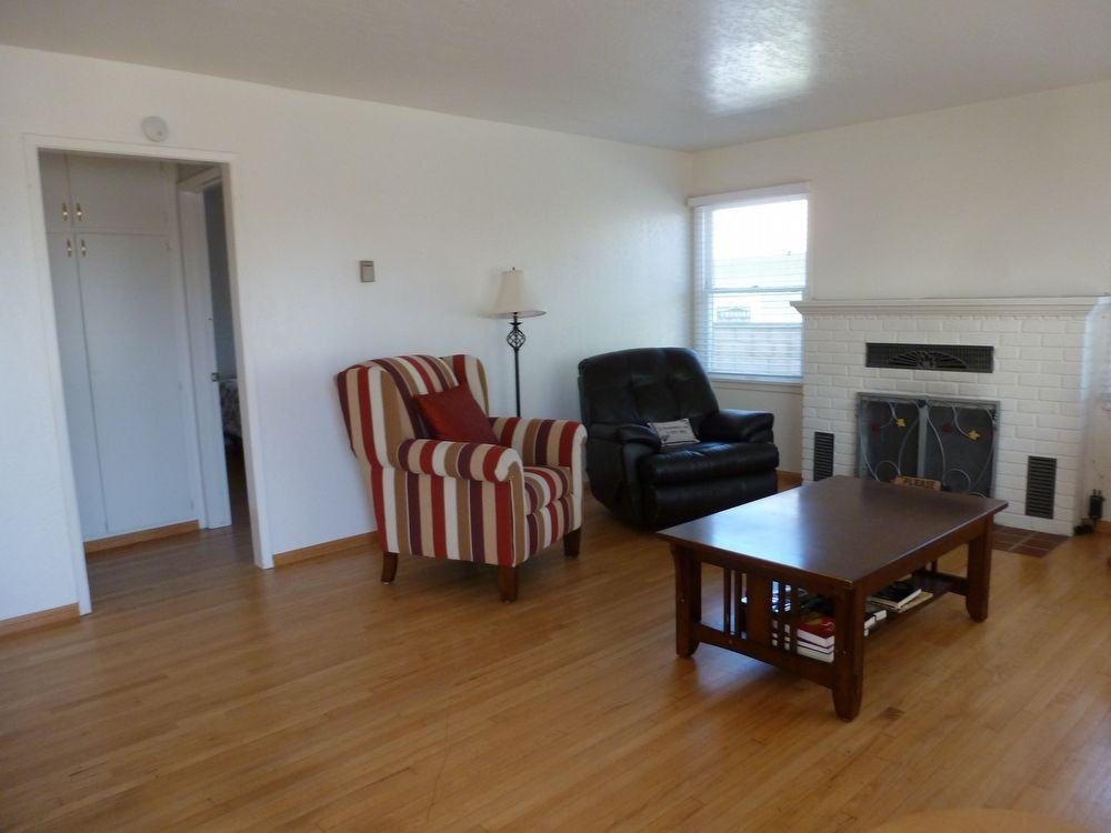 1073 Ritchie Rd - Photo 2 of 5