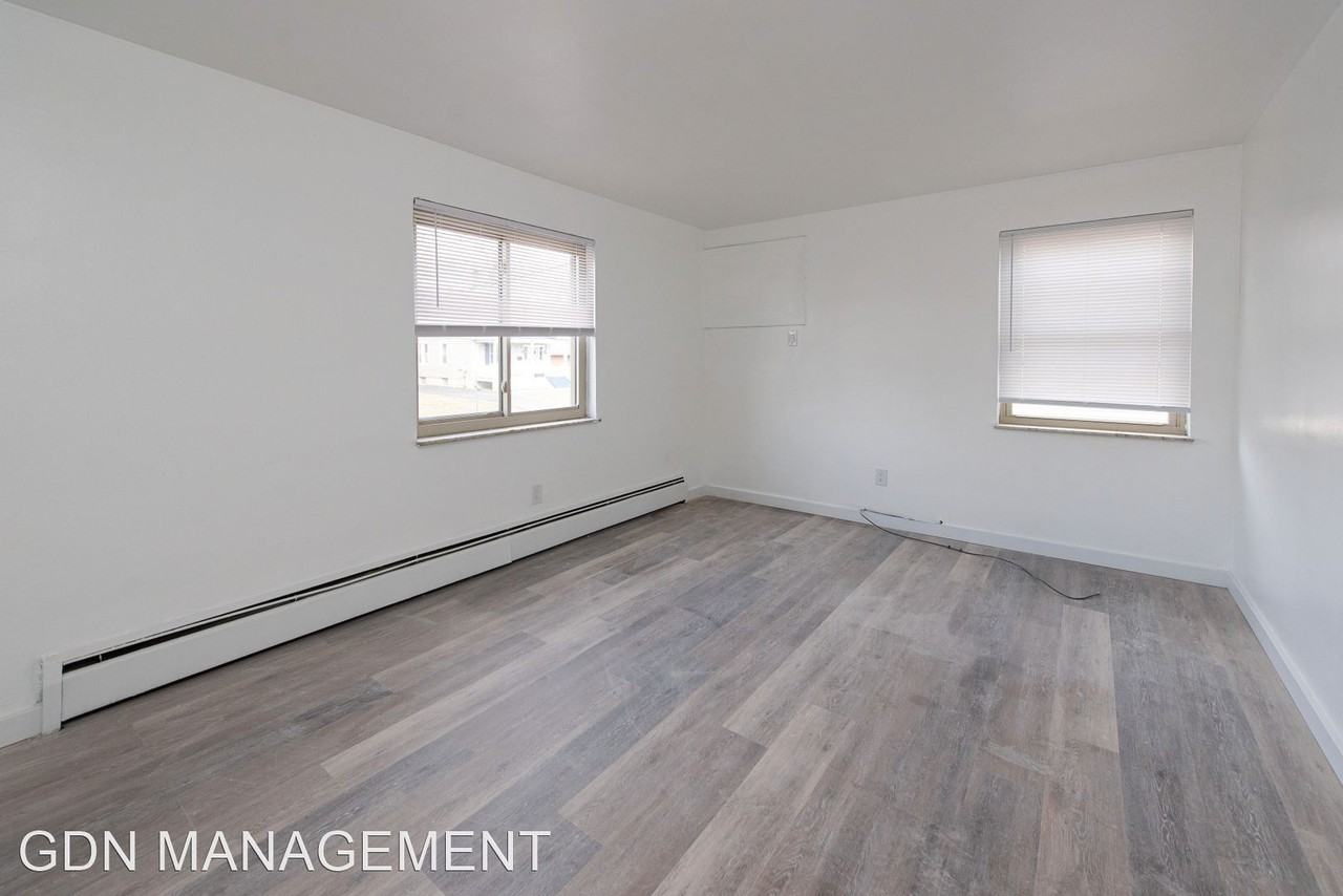 505 OLDEN AVENUE - Photo 2 of 17