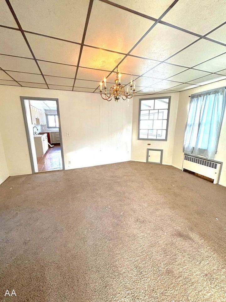 22 Maple Terrace - Photo 3 of 16