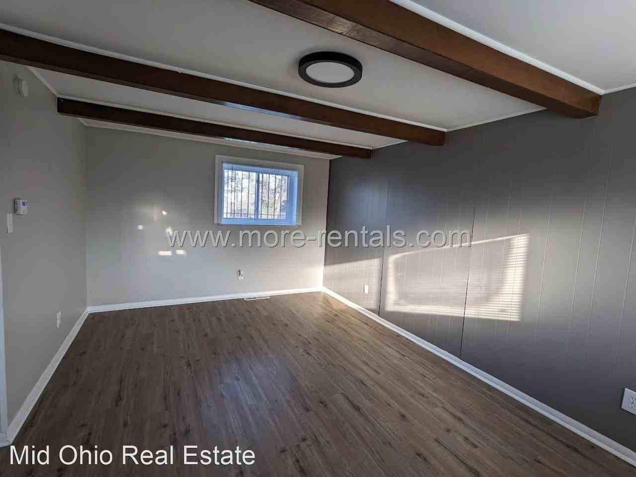 1584 Southfield Dr S - Photo 2 of 13