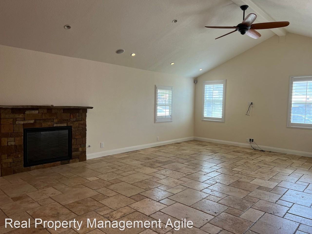 25221 Costeau St - Photo 3 of 23