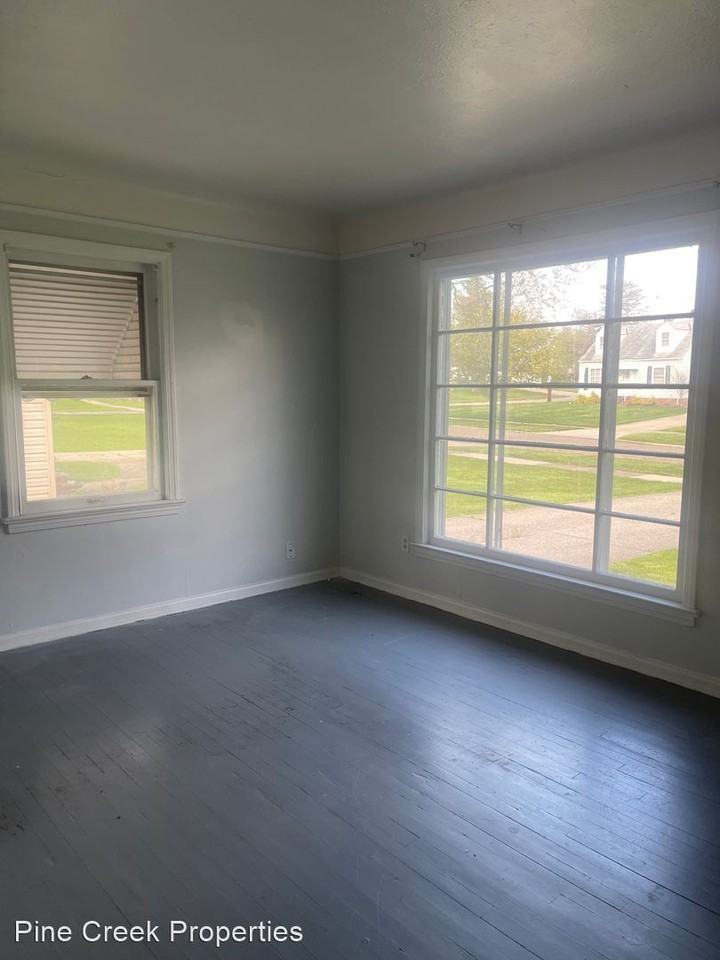 295 Grand Blvd - Photo 3 of 8