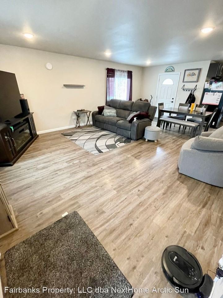 96 Hamilton Ave - Photo 3 of 17