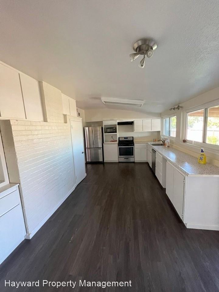 27596 La Porte Ave - Photo 3 of 12