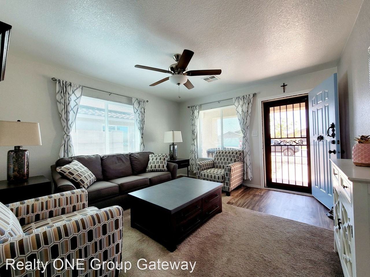 4742 W 10th Ln - Photo 3 of 18