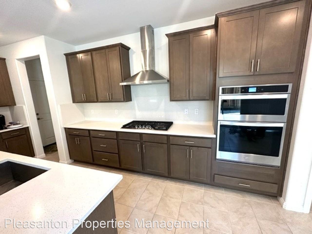 233 Wooley Creek Way - Photo 2 of 31
