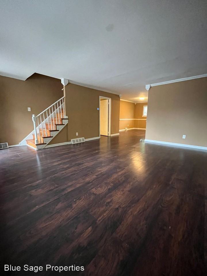 1244 Rainer Rd - Photo 2 of 22