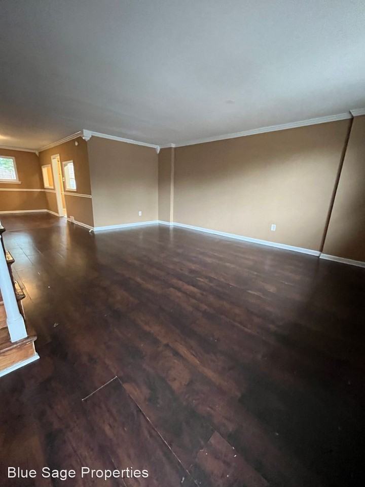 1244 Rainer Rd - Photo 3 of 22