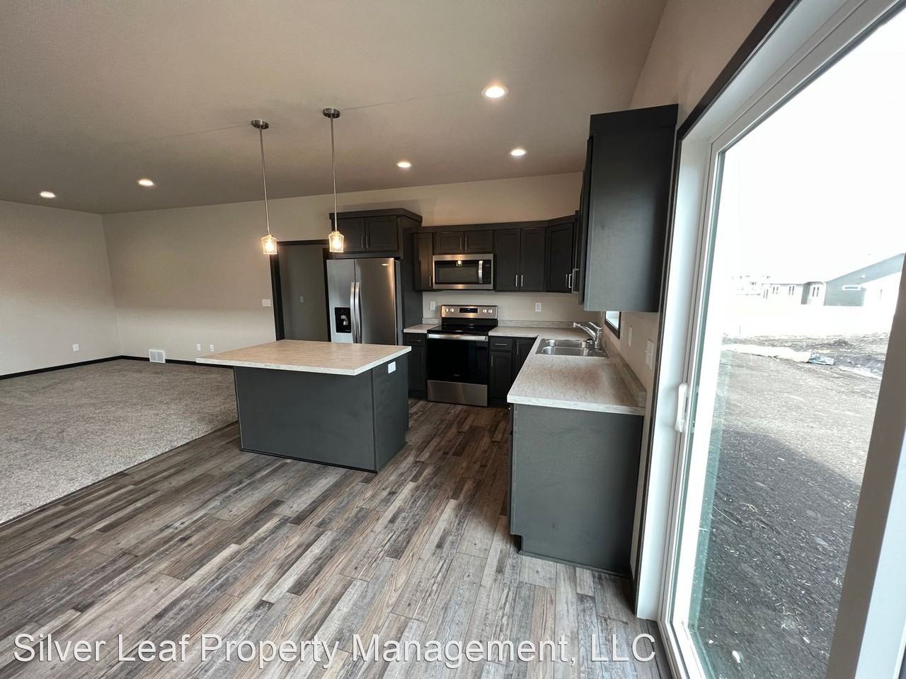 1508 Keystone Cir Ne - Photo 3 of 18