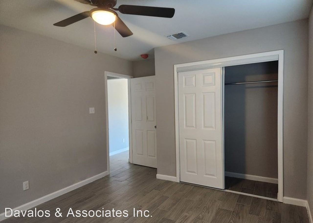 302 Kenmar Dr - Photo 3 of 8