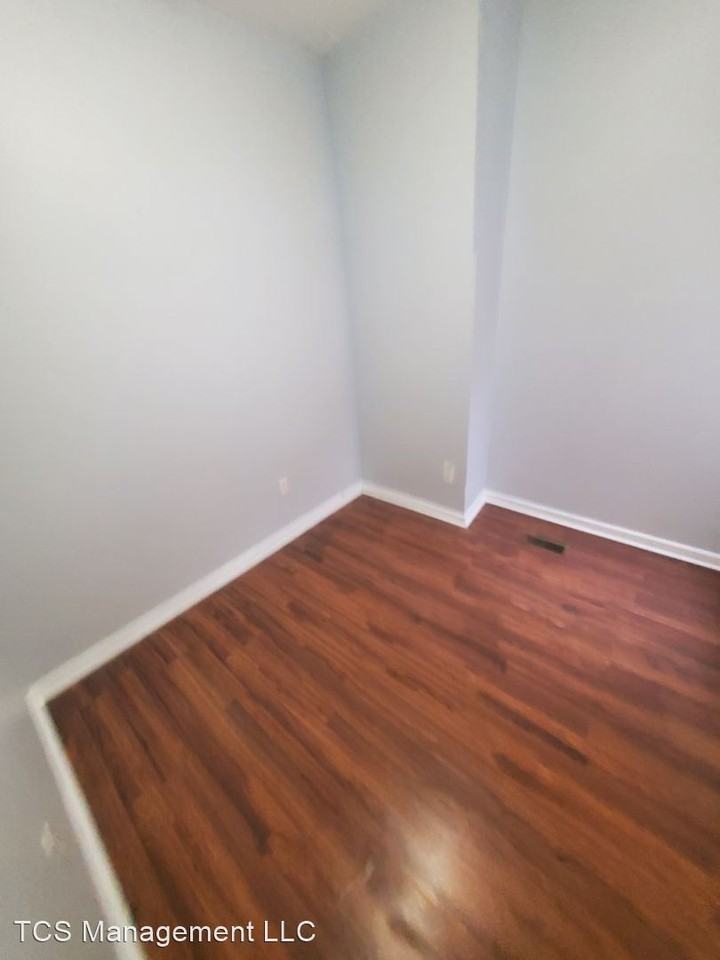 22 W Sharpnack St - Photo 2 of 6