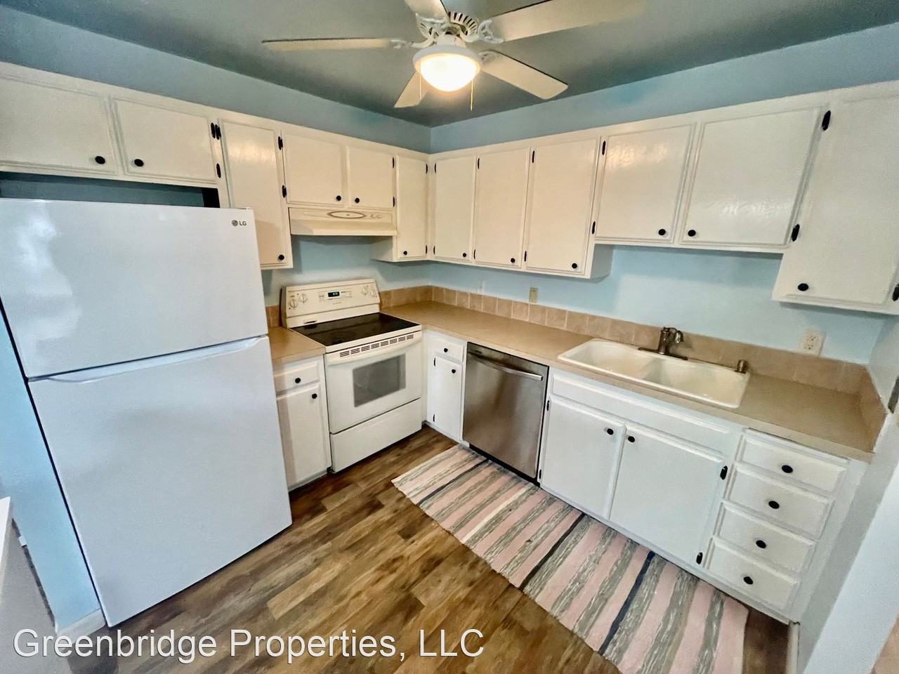 378 N Hayden Island Dr - Photo 3 of 18