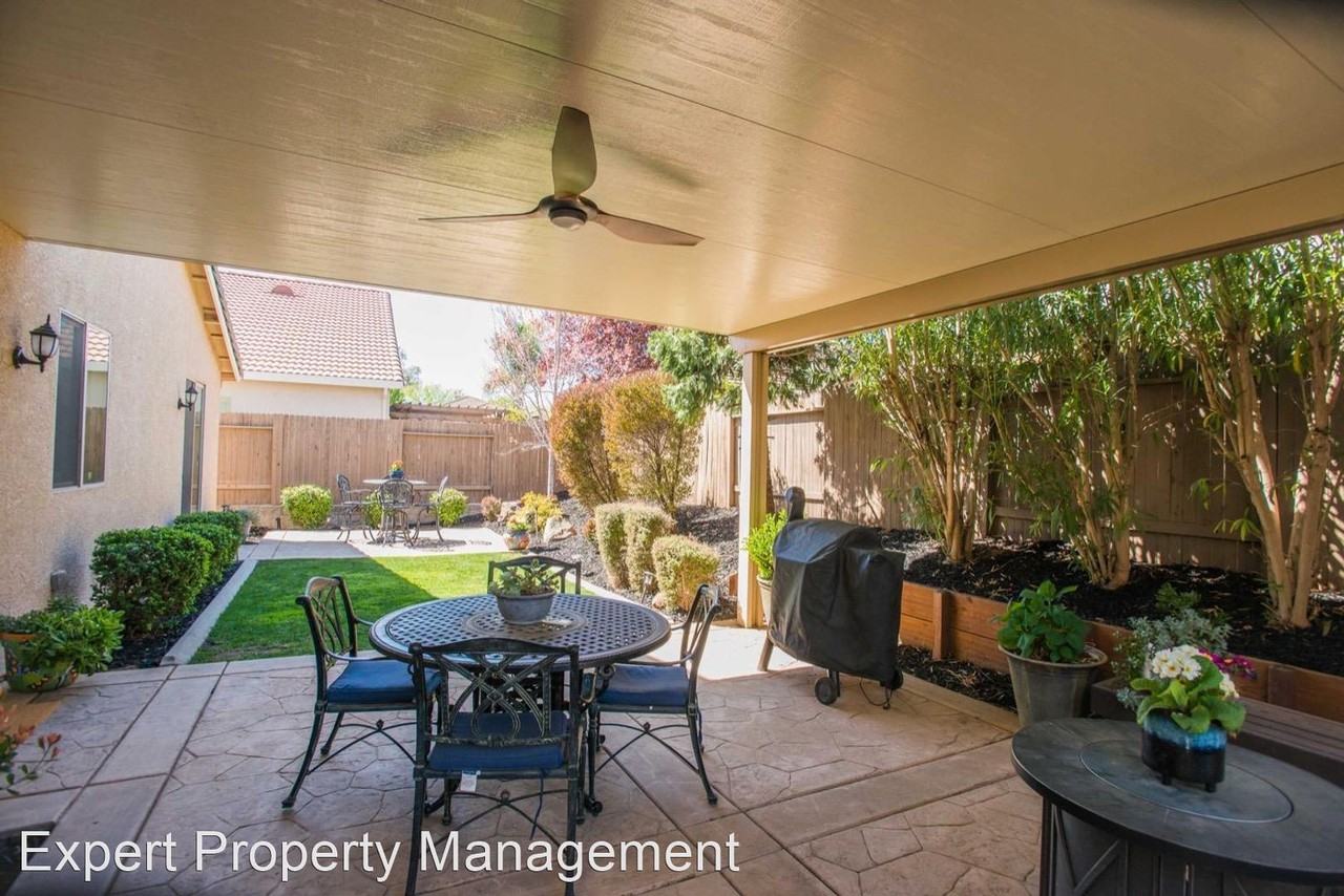 1641A La Guardia Cir - Photo 3 of 50