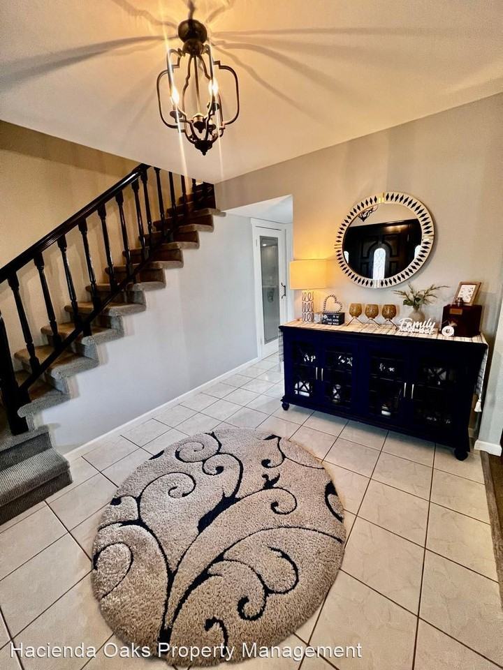 581 Doverlee Dr - Photo 2 of 21