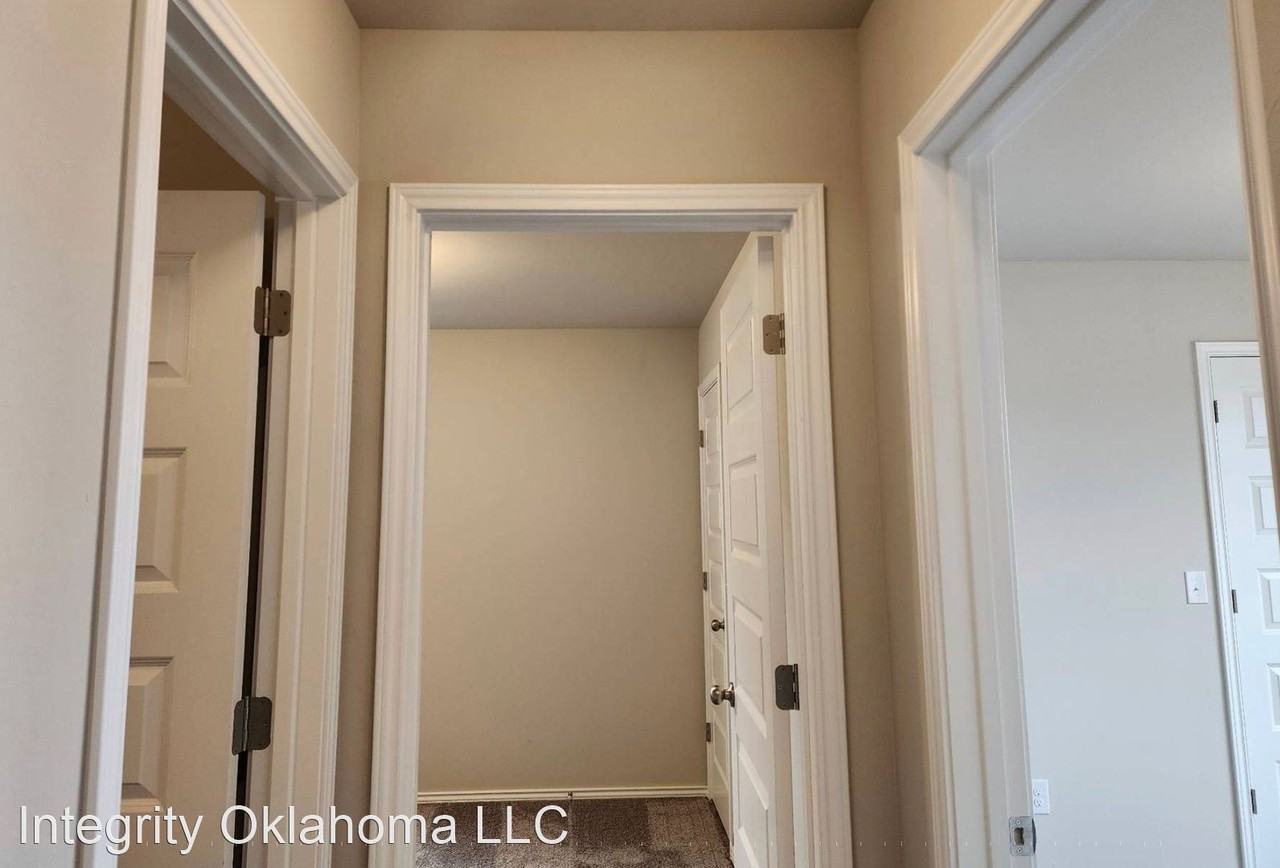 11608 Nw 95th St - Photo 3 of 21