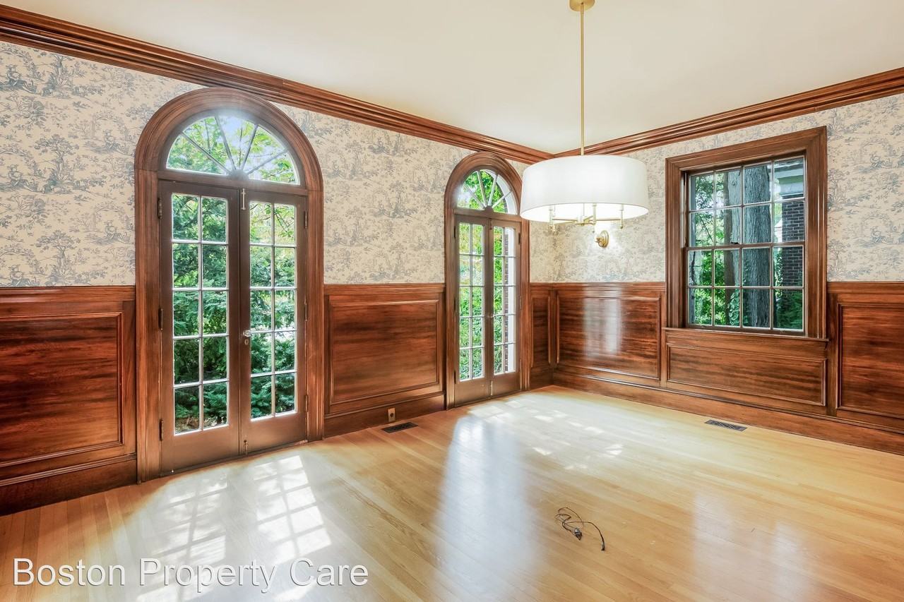 691 Boylston St - Photo 3 of 13