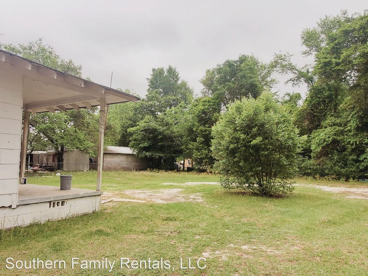 102 Celia Dr - Photo 2 of 10