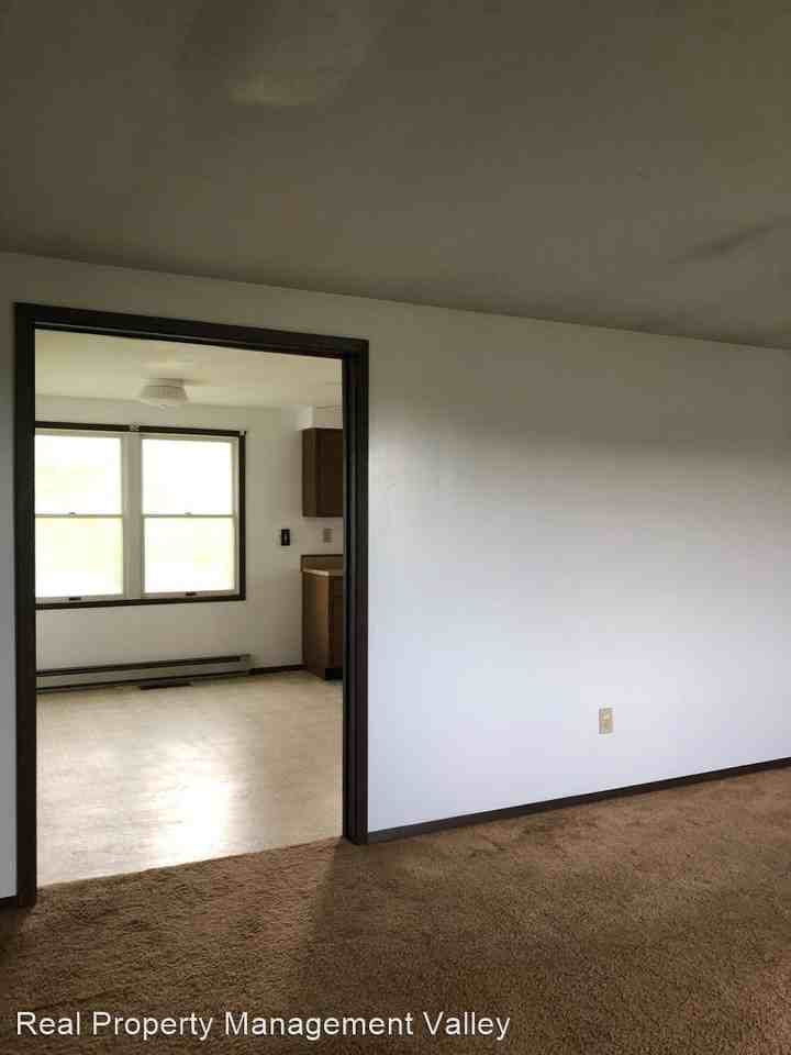 370 Apple Tree Dr - Photo 3 of 8