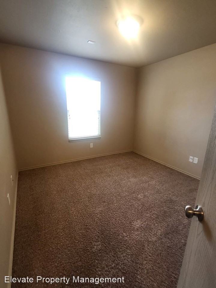 1825 Nw 148th St - Photo 3 of 18