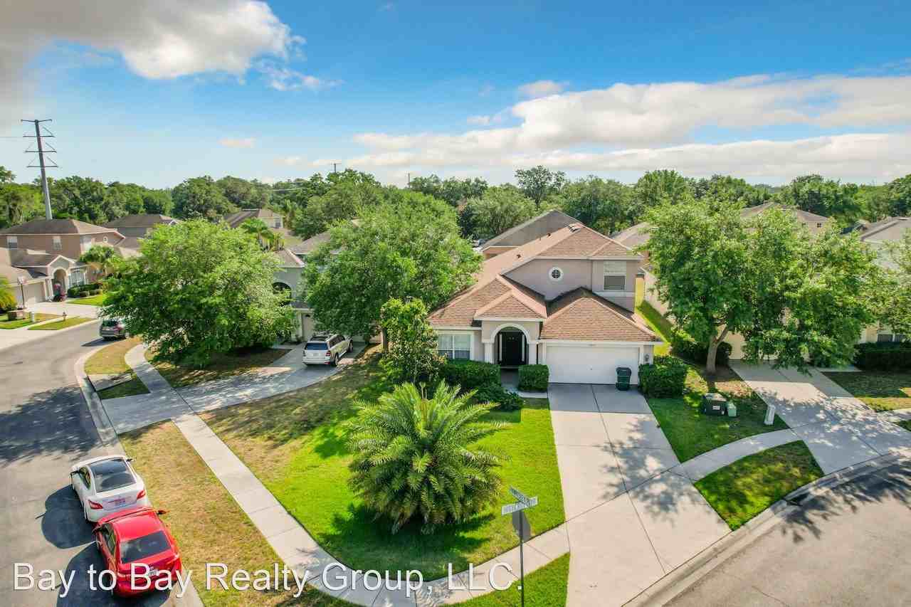 4424 Highcroft Dr - Photo 3 of 44