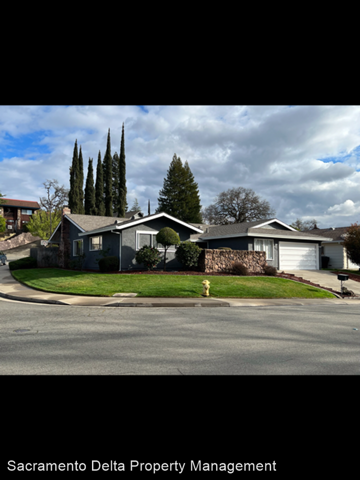 1111 Marlin Dr - Photo 2 of 33