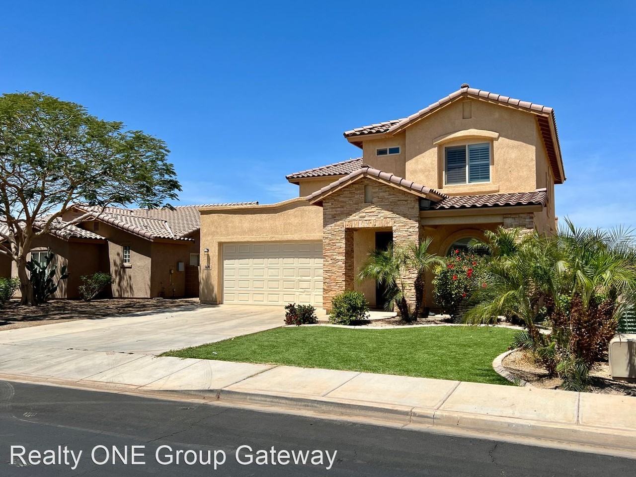 3676 W 36th St - Photo 3 of 41