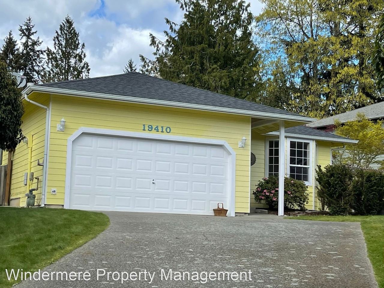 19410 Schooner Ct Ne - Photo 2 of 16