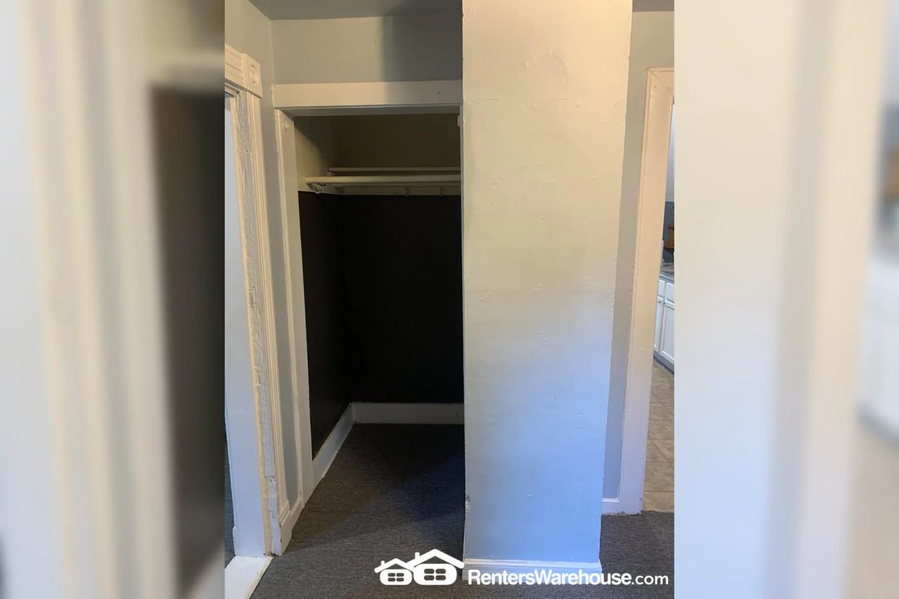 337 Newton Ave N - Photo 2 of 8