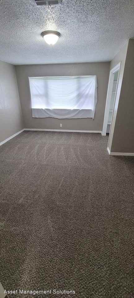 1221 Sw 58th St - Photo 2 of 23