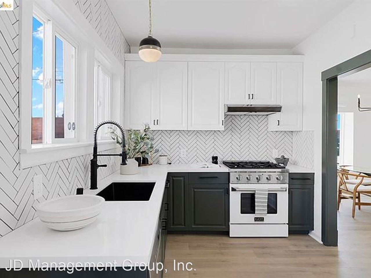 2734 Macarthur Blvd - Photo 2 of 22